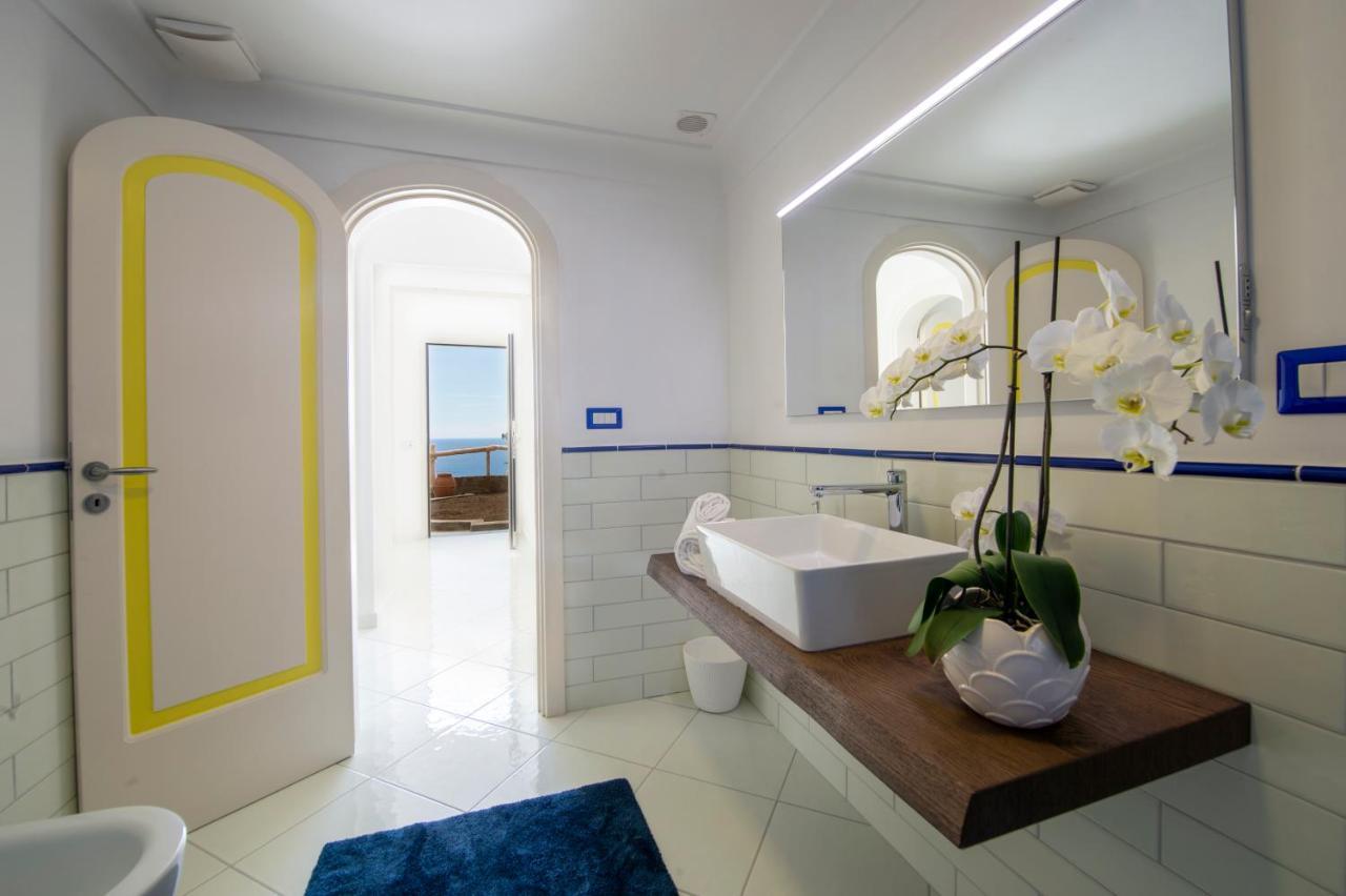 Апартаменты Aria Di Mare,Near Elevator, Few Steps, Parking, Garden Позитано Экстерьер фото