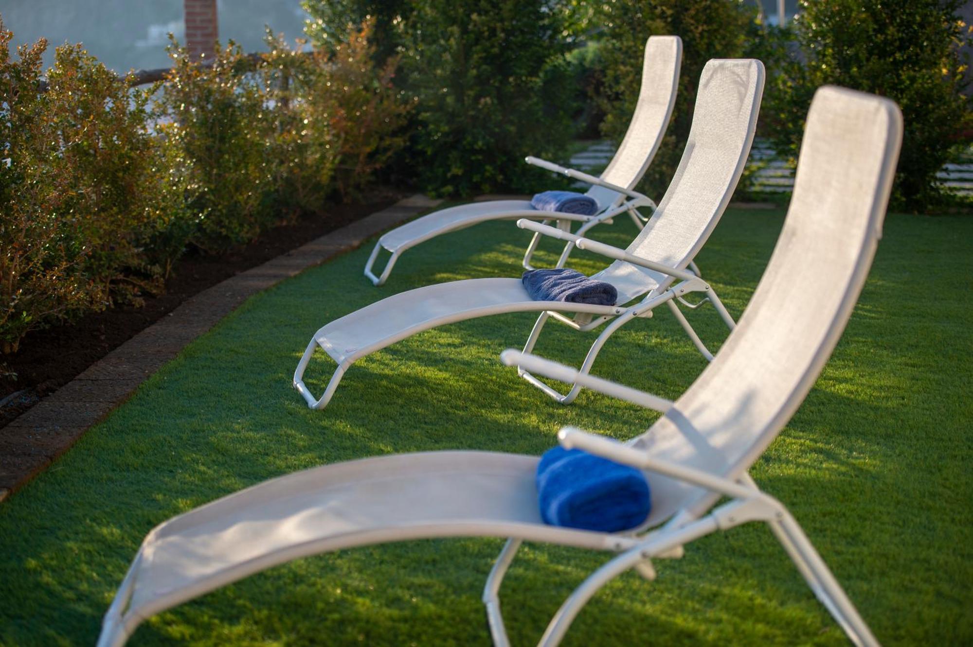 Апартаменты Aria Di Mare,Near Elevator, Few Steps, Parking, Garden Позитано Экстерьер фото