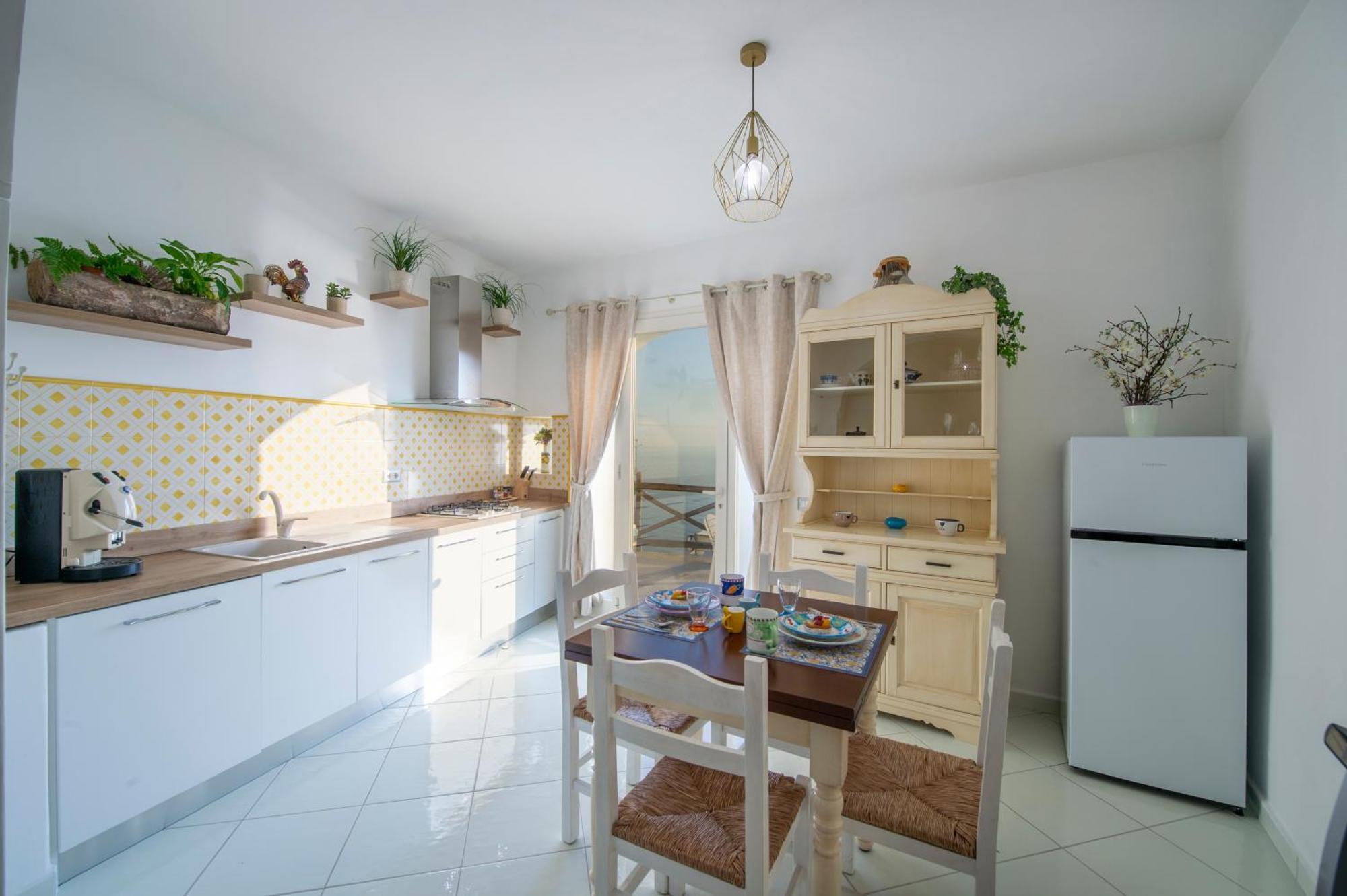Апартаменты Aria Di Mare,Near Elevator, Few Steps, Parking, Garden Позитано Экстерьер фото